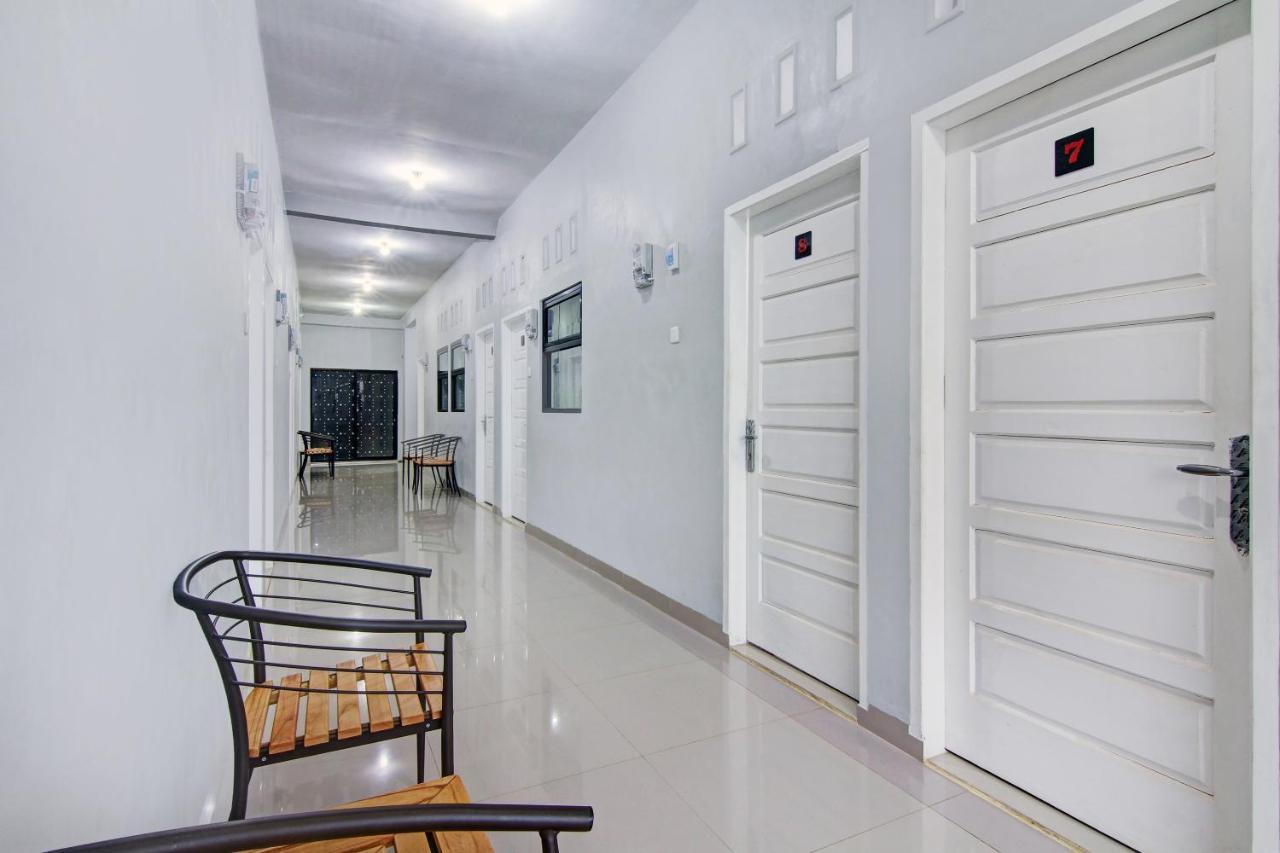 Oyo 90704 Nabila Residence Syariah Padang  Exterior photo