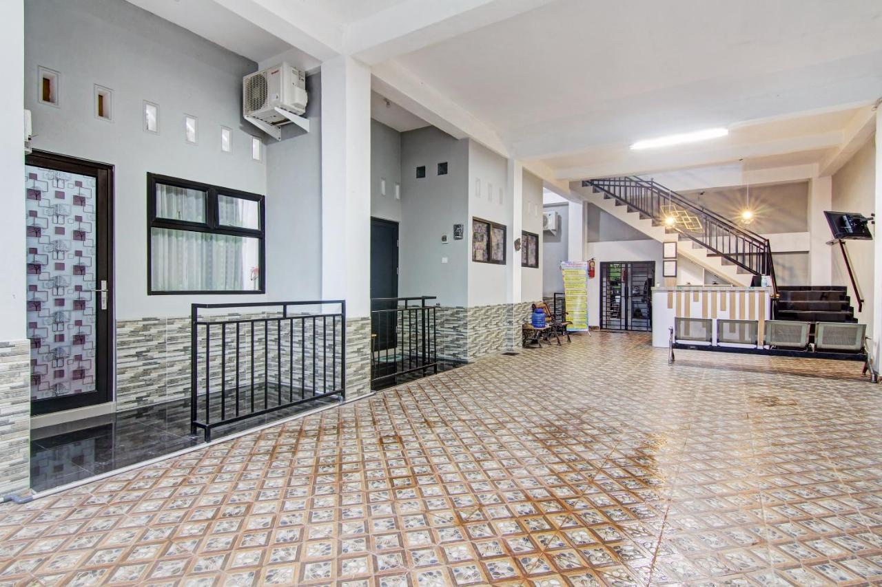 Oyo 90704 Nabila Residence Syariah Padang  Exterior photo
